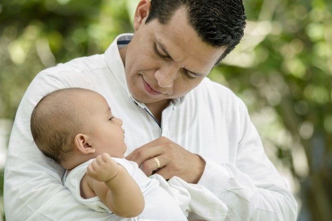 How Paternity Leave Helps Dads’ Brains Adapt to Parenting